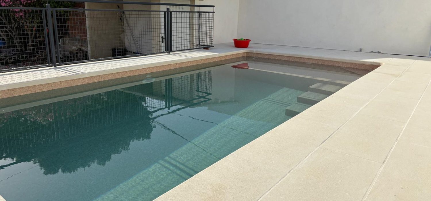Obra com AQUASTONE