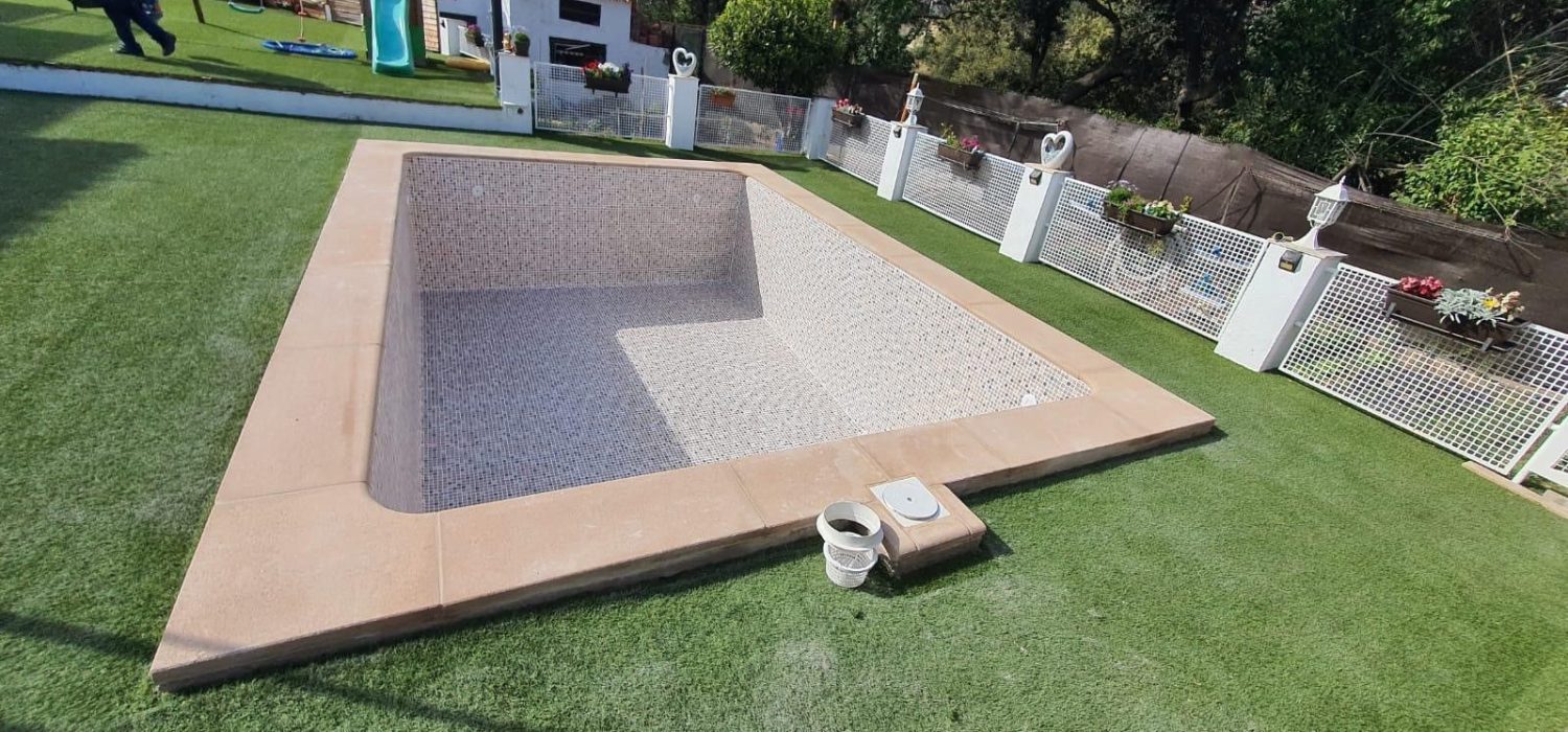 Bordo de piscina reto plano 40 e 50 — Castanho